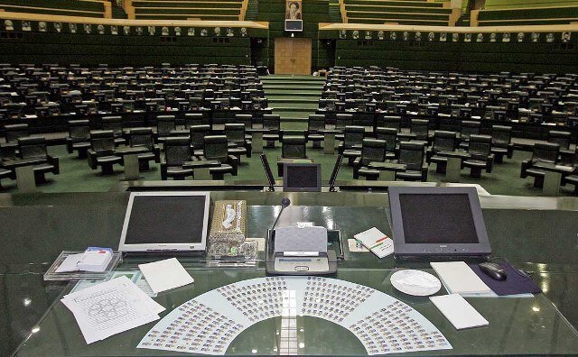 روایتی عجیب از زندگی ۲۲۰۰ نماینده ادوار مجلس | از ۴۰۰ نفرشان‌ خبری نیست‌ | برخی مسافرکشی می‌کنند!