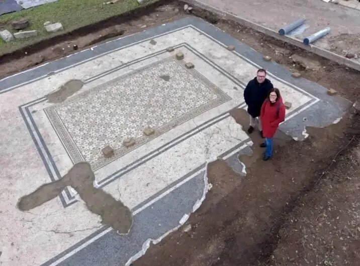 شباهت موزاییک ۱۶۰۰ سالۀ رومی به «فرش» | عکس