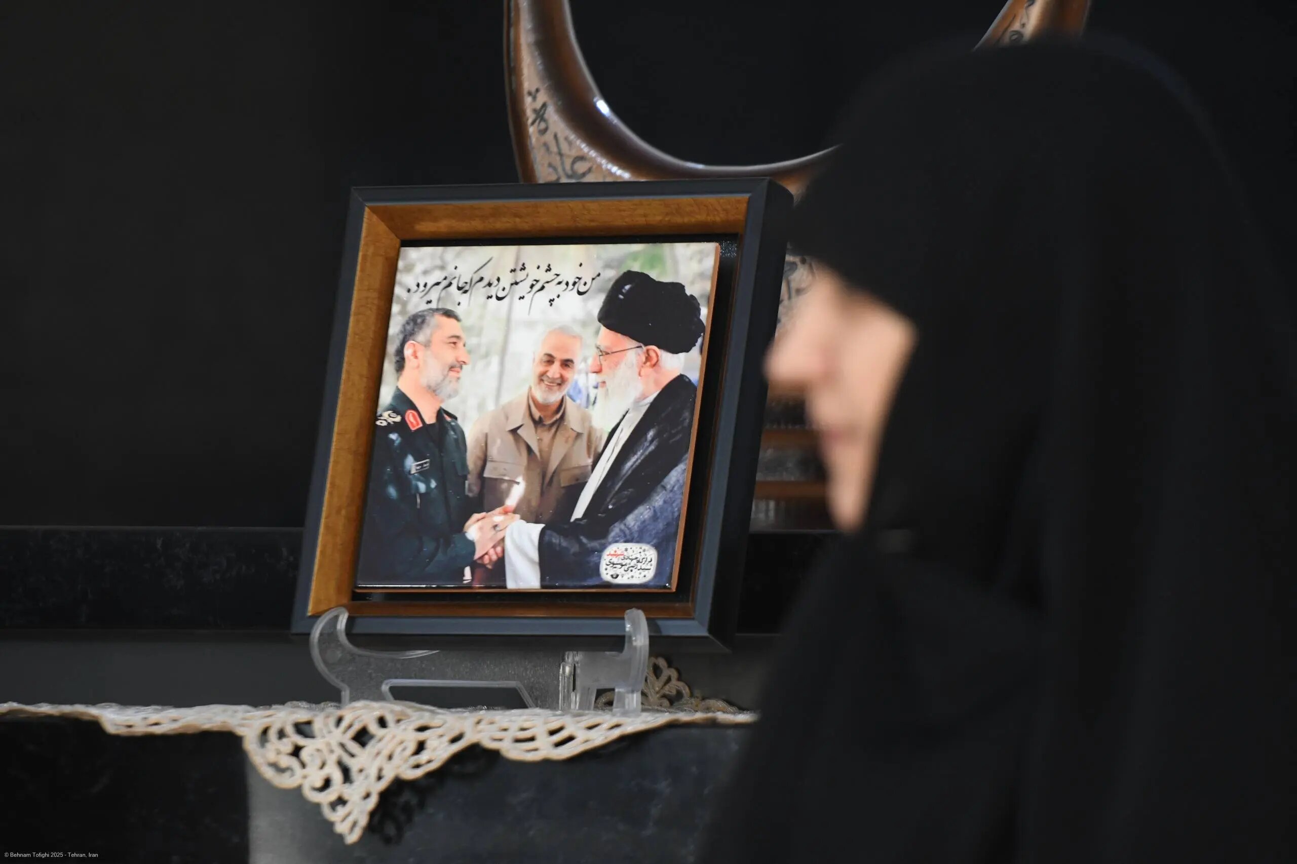 دیدار لاریجانی با خانواده شهیدان حاجی‌زاده و همتی