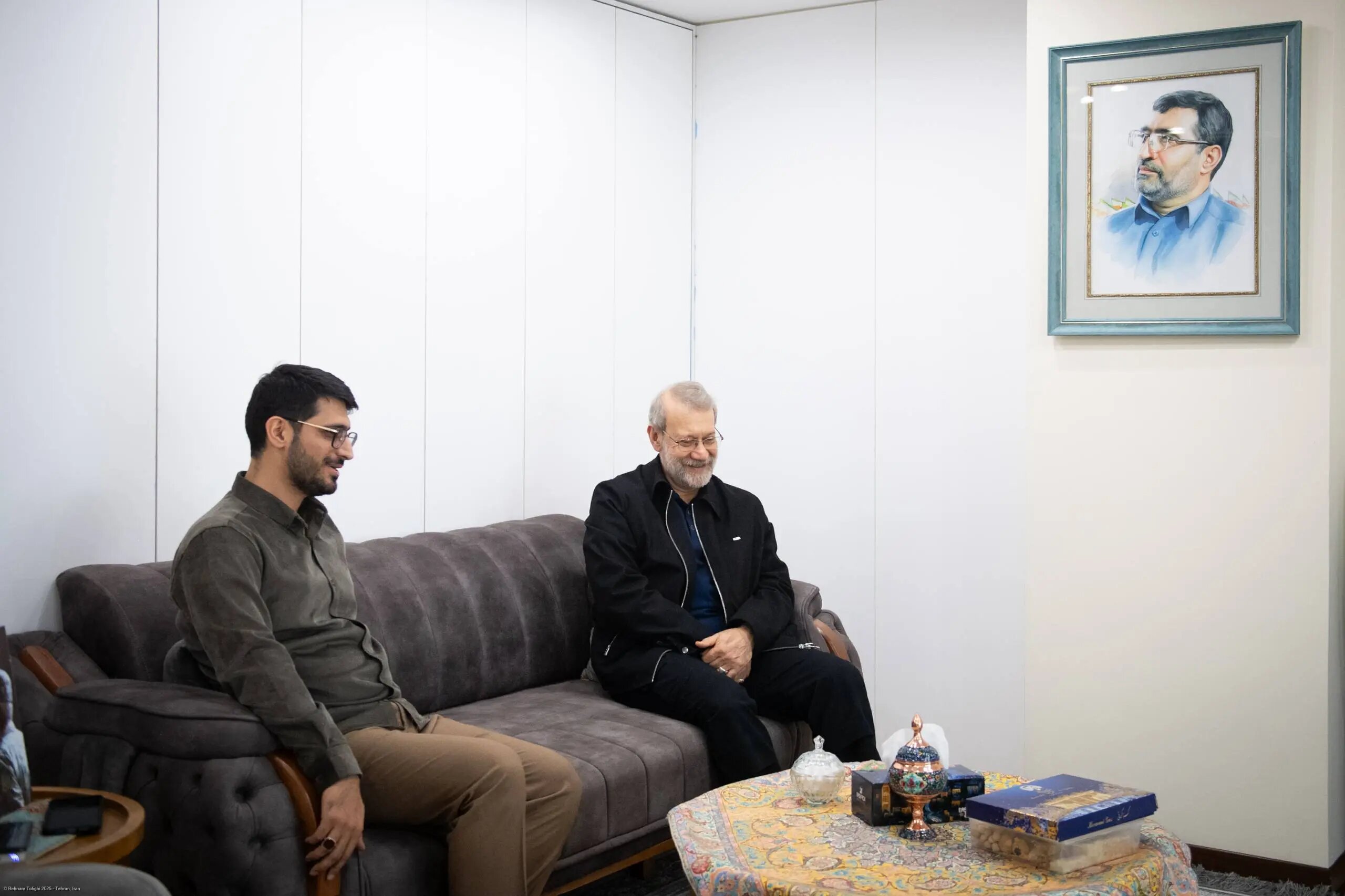 دیدار لاریجانی با خانواده شهیدان حاجی‌زاده و همتی