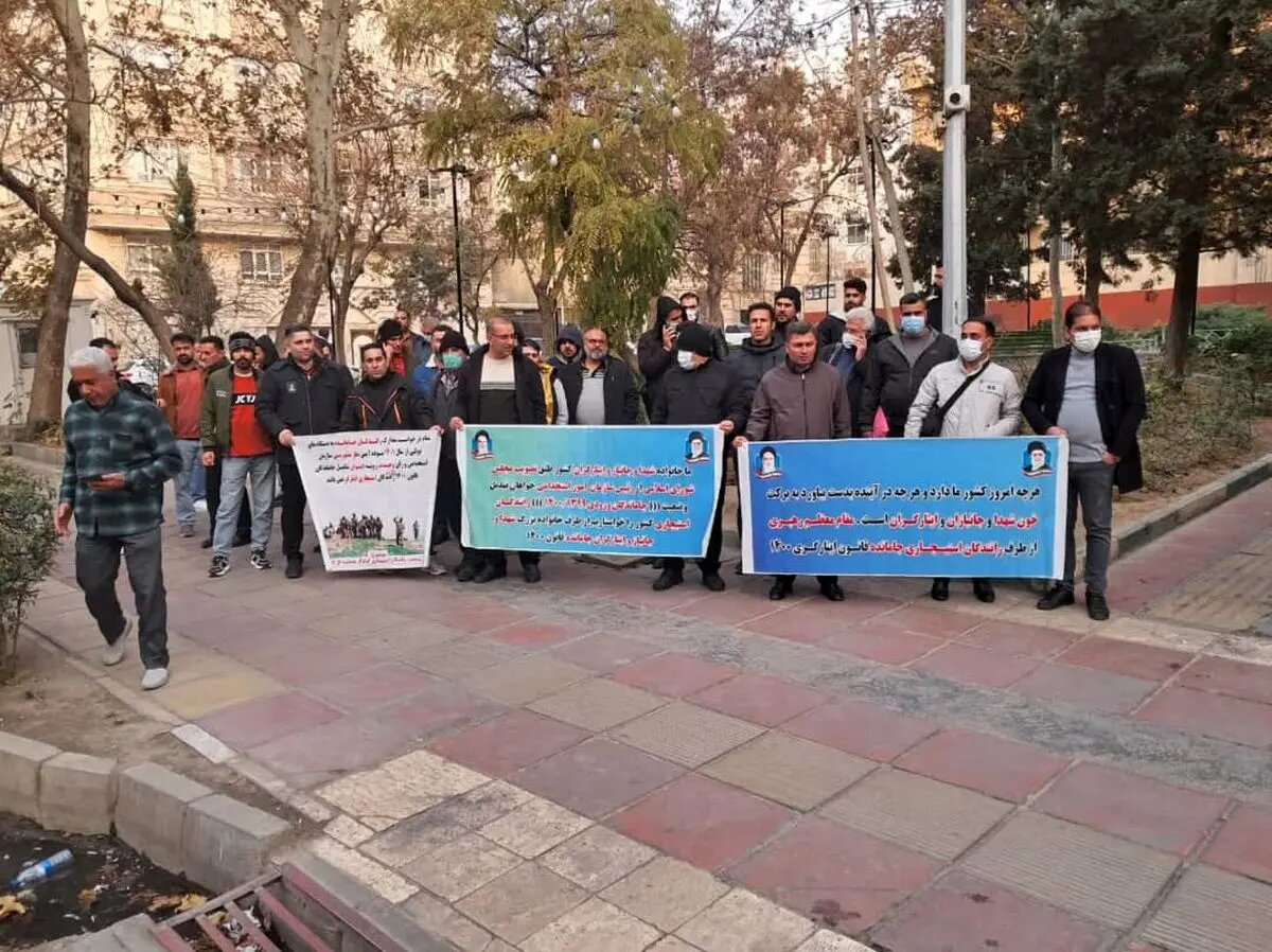 تجمع رانندگان استیجاری ایثارگر مقابل نهاد ریاست جمهوری/ در انتظار یک امضا!