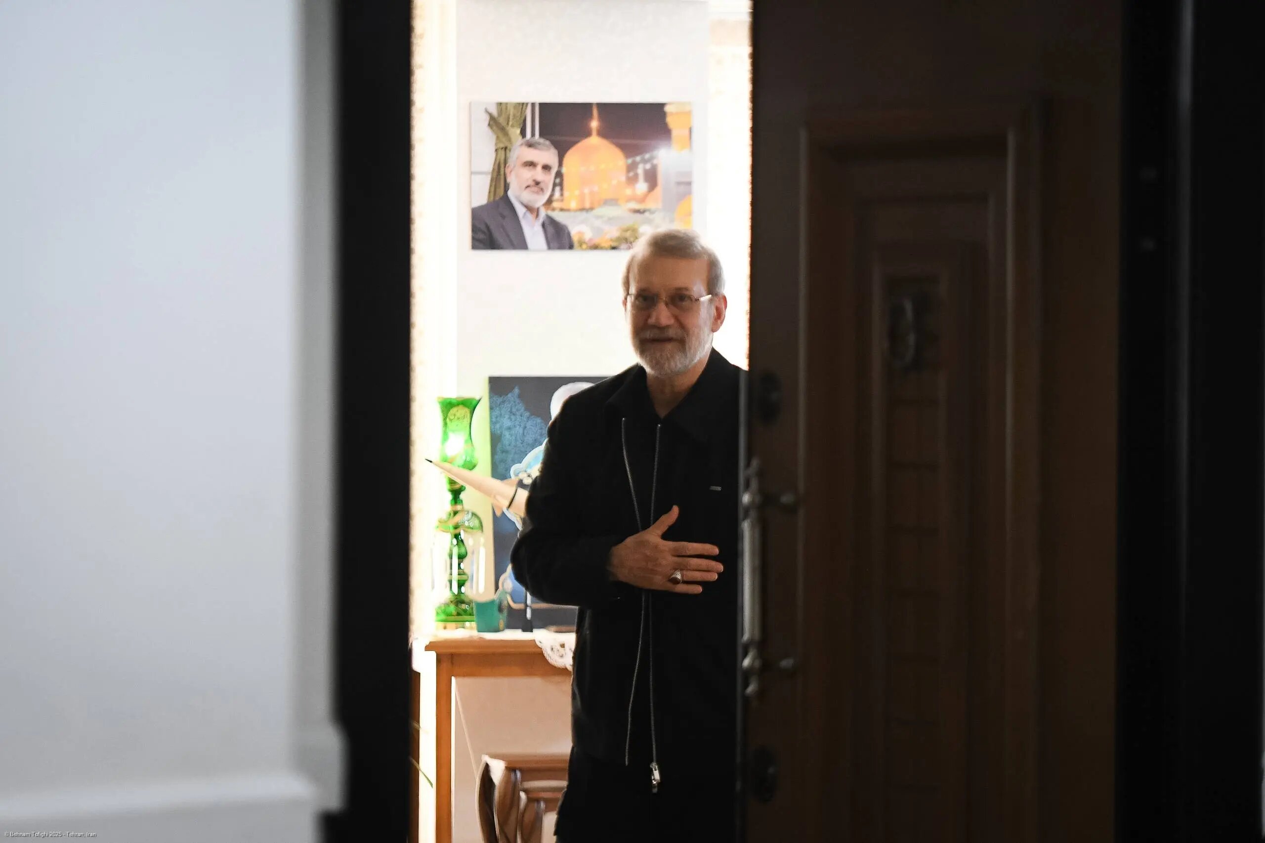 دیدار لاریجانی با خانواده شهیدان حاجی‌زاده و باقری