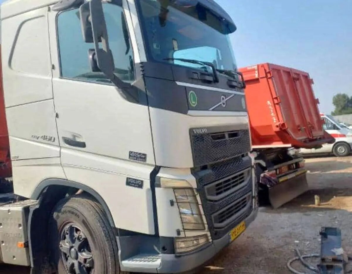 تریلی بدون گواهینامه با ۳۷.۵ میلیون خلافی توقیف شد