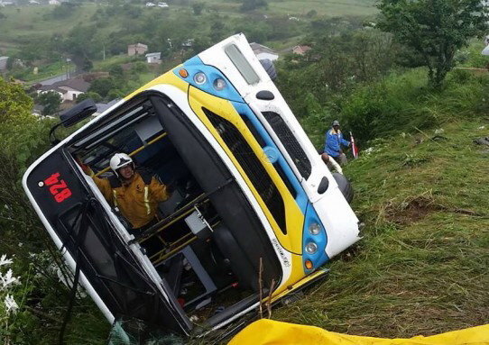 واژگونی اتوبوس مسافربری در ویتنام؛ ۷ تن کشته شدند