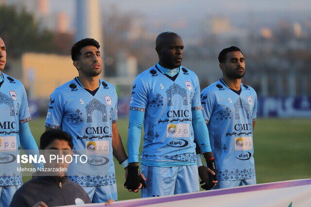 اعلام ترکیب ابتدایی تیمهای سپاهان و چادرملو