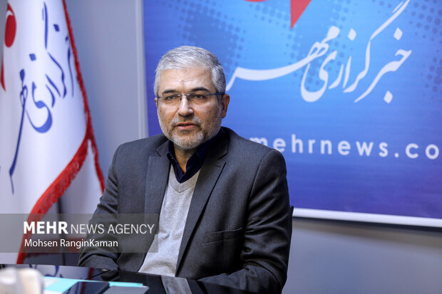 فلسفی: تأمین ۱۱ قلم کالای اساسی در قالب کالابرگ در دستور کار دولت است