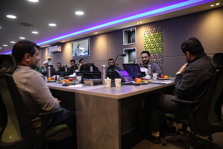 پیشرفت را باید از مسیر انسان‌های نقش‌آفرین، روایت شود