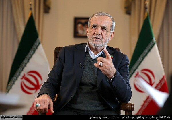 پزشکیان: بارها گفته‌ام نمی‌توانم، بلکه ما می‌توانیم