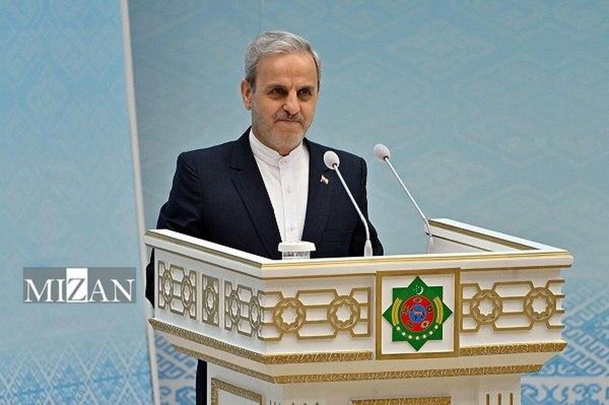 اعطای نشان و لوح سی‌اُمین سالگرد بی‌طرفی ترکمنستان به سفیر ایران