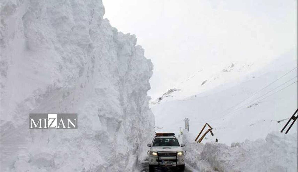 ریزش بهمن در روستای آلواتان آذرباجان غربی با یک فوتی و یک مفقودی/ ۲ نفر زنده پیدا شدند
