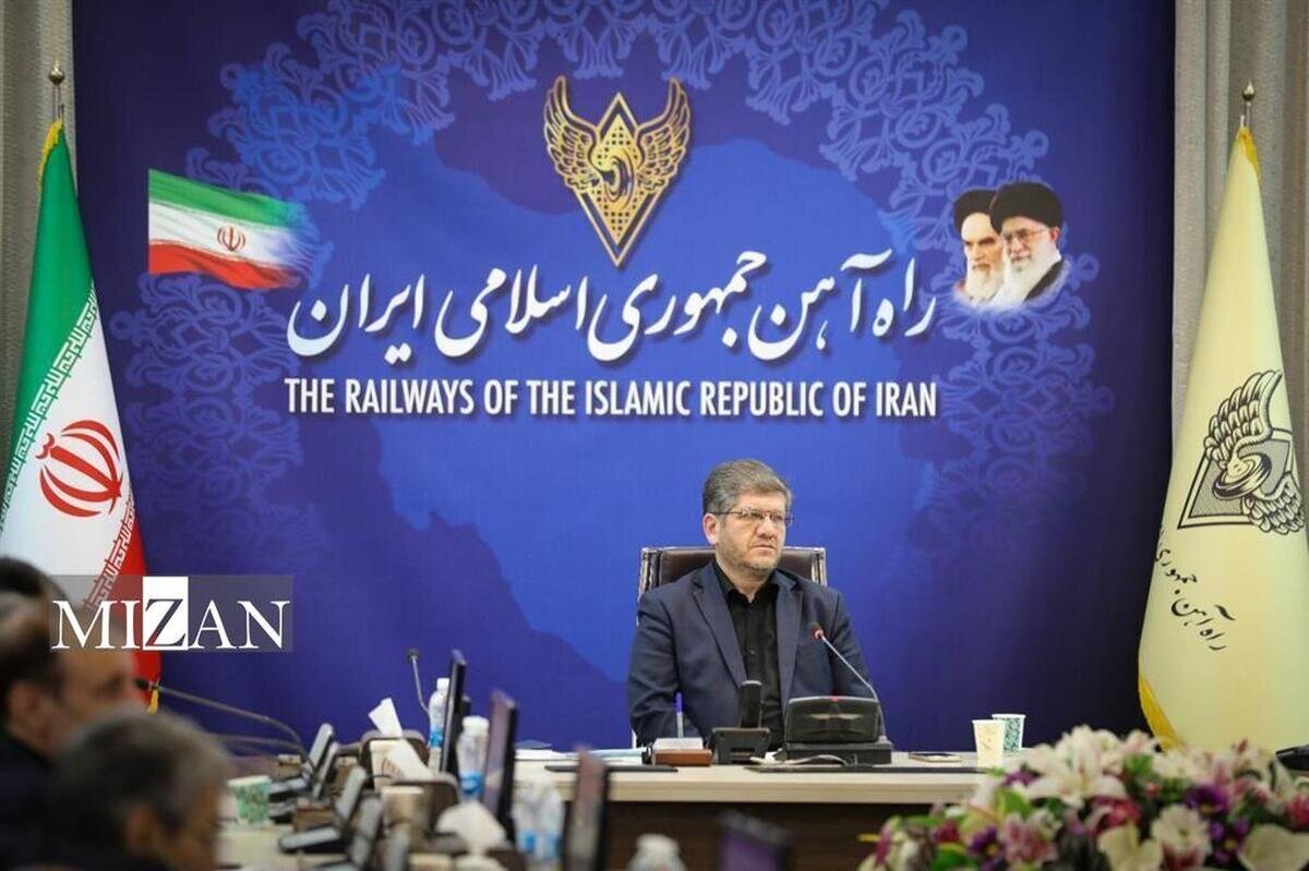 توسعه قطار‌های حومه‌ای؛ راهکار کاهش ترافیک و مصرف سوخت