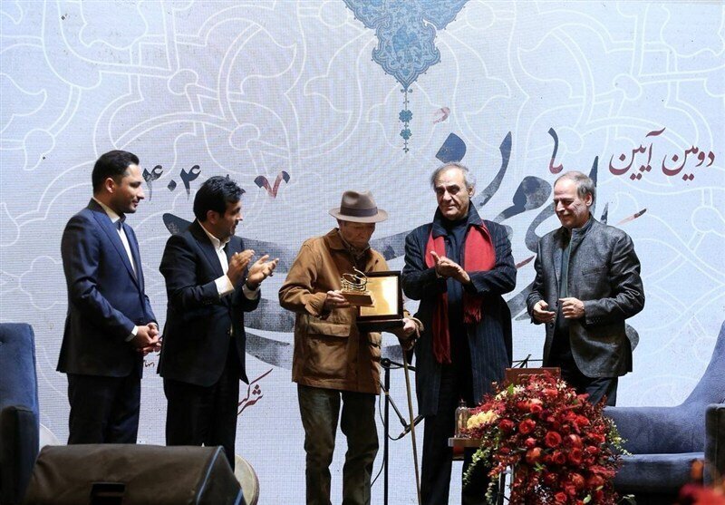 اعطای نشان اصالت به علی نصیریان