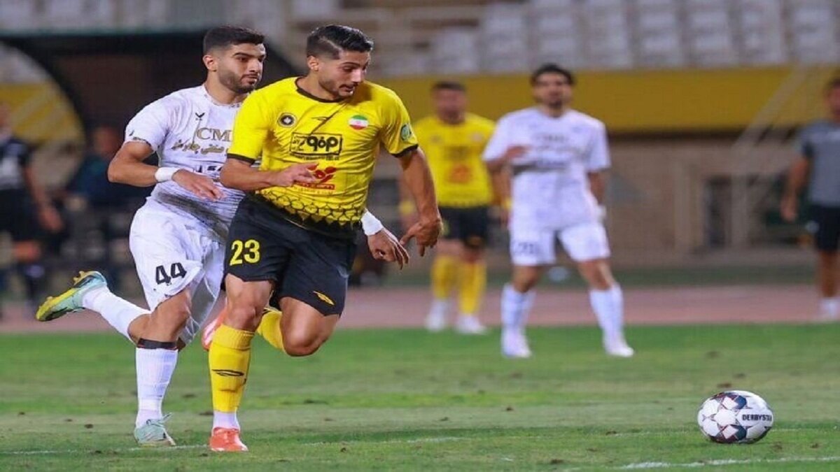 تقابل حساس سپاهان و چادر ملو اردکان در لیگ برتر/ نبرد برای صدر جدول
