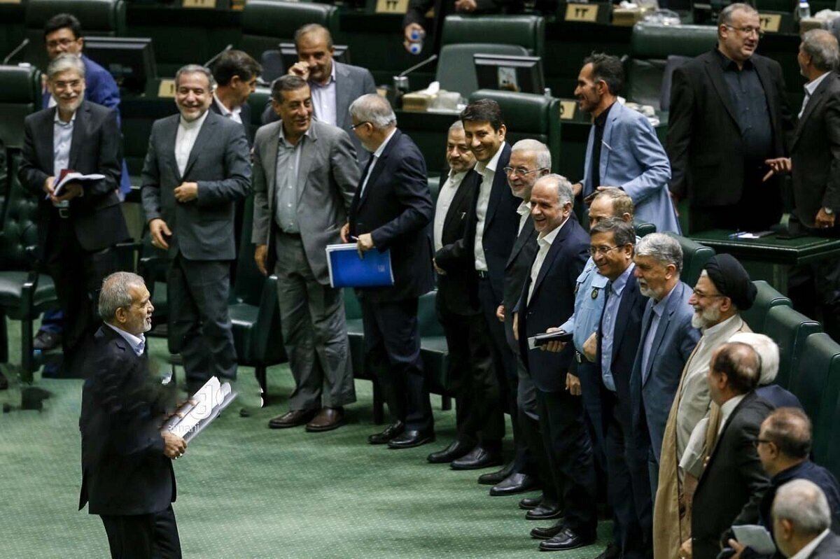 شکست ایده ترمیم کابینه/ کاسه صبر مجلس لبریز می‌شود؟