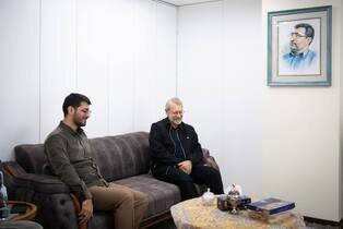 دیدار لاریجانی با خانواده فرماندهان شهید هوافضای سپاه + عکس