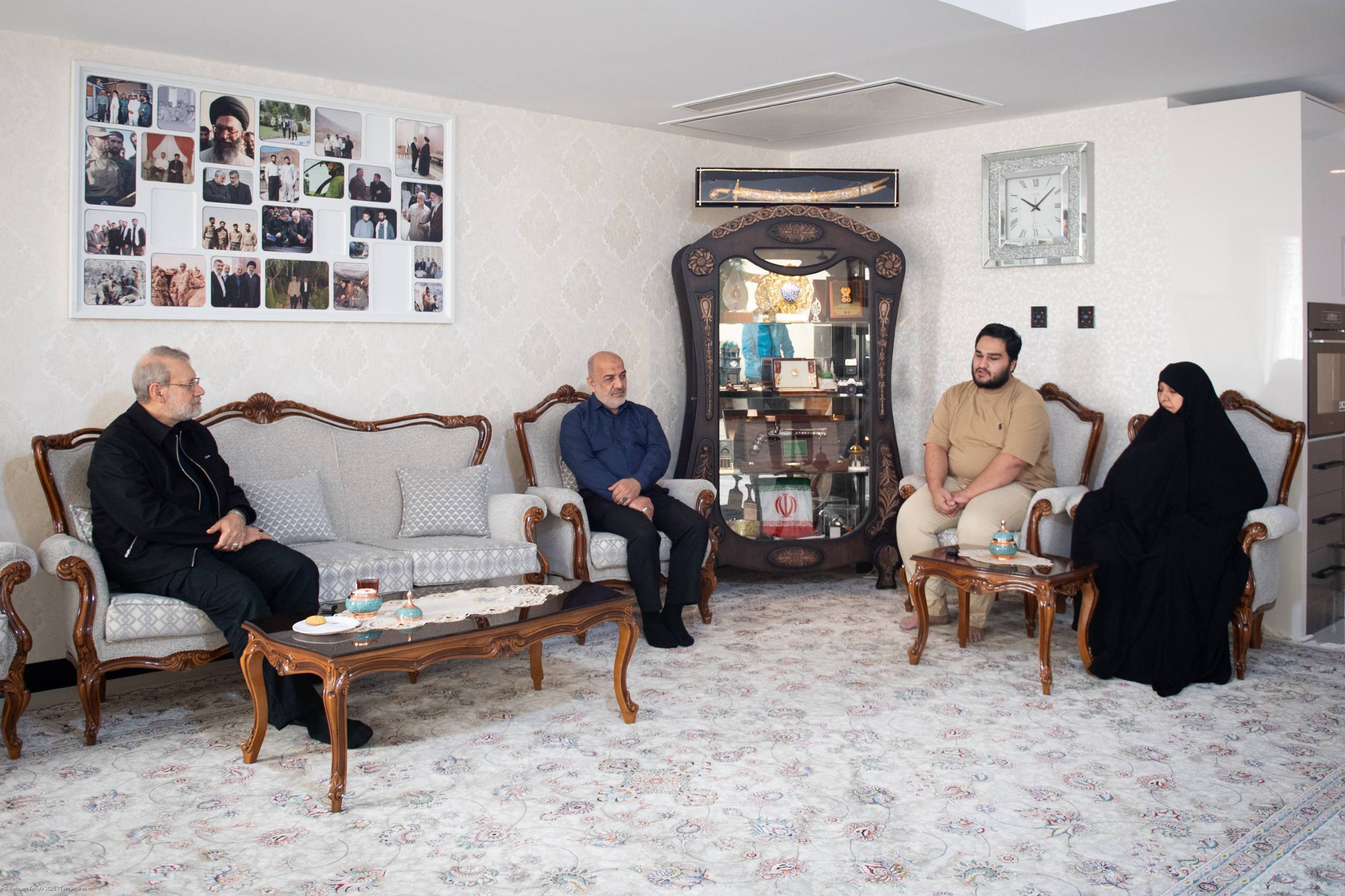 دیدار لاریجانی با خانواده فرماندهان شهید هوافضای سپاه + عکس