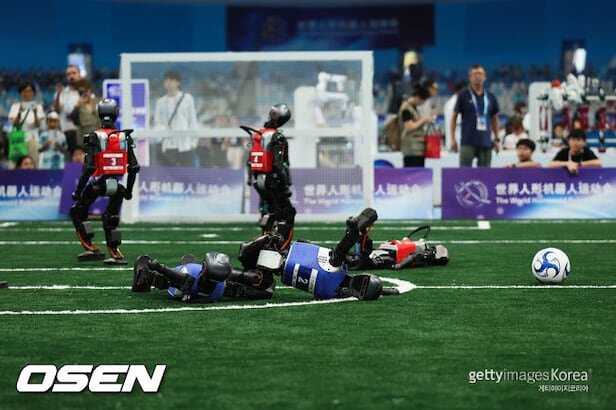 کابوس بزرگ فوتبال چین؛ باید با ربات‌ها بازی کنیم!