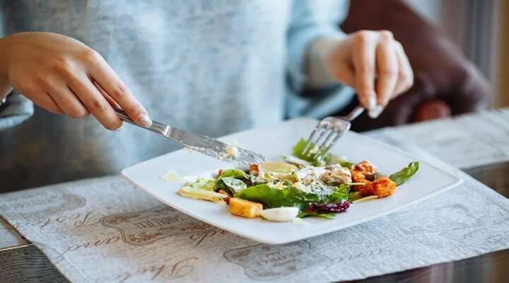 شام سبک ایده آل ؛ حجم مناسب ، طعم دلچسب و تحویل سریع برای شب های پر مشغله