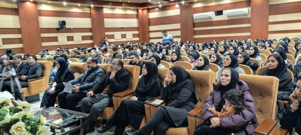 برگزاری دورههای آموزشی «کاربرد هوش مصنوعی در تدوین مقالات و پایاننامههای دانشجویی» در منطقه آزاد ماکو
