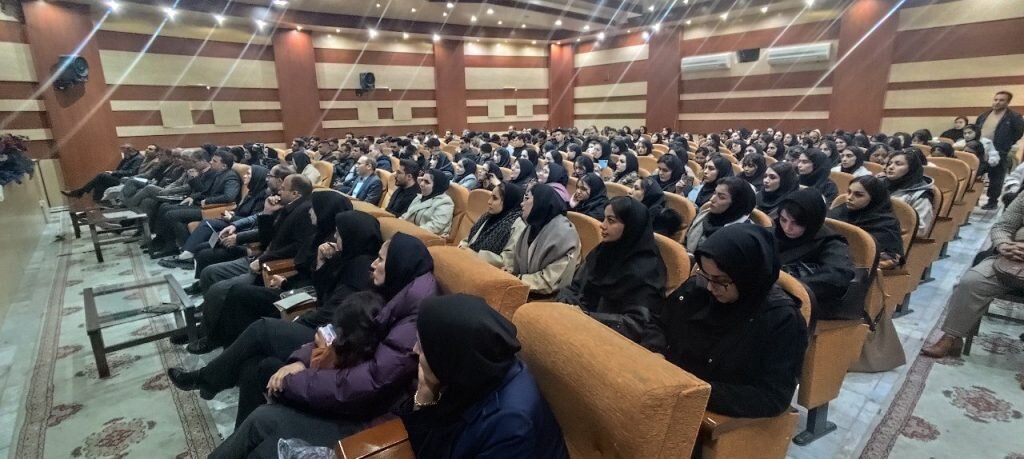 برگزاری دورههای آموزشی «کاربرد هوش مصنوعی در تدوین مقالات و پایاننامههای دانشجویی» در منطقه آزاد ماکو
