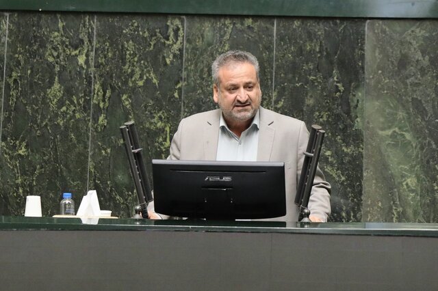 نماینده سبزوار: مردان و زنان ایرانی هیچ گاه زیر بار زور نمی‌روند