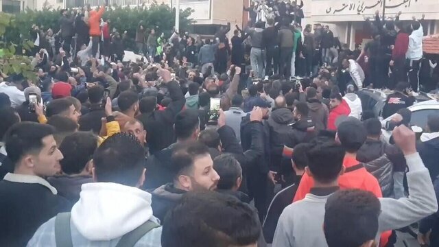 تظاهرات گسترده در غرب سوریه؛ علویان خواستار حفاظت از غیرنظامیان شدند