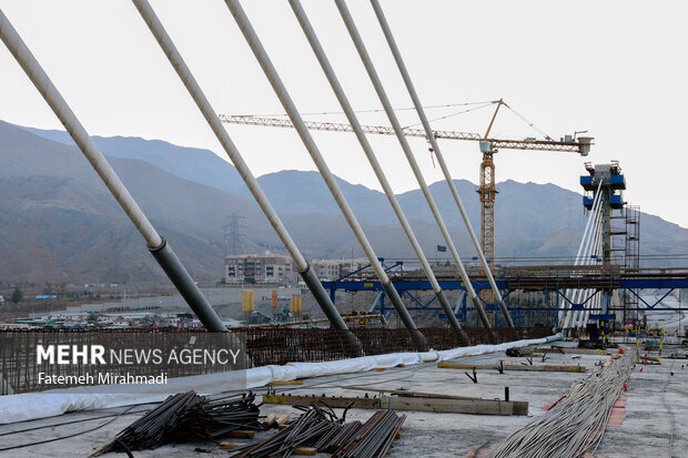 صادق: کنارگذر شمالی کرج تا پایان امسال تکمیل می‌شود