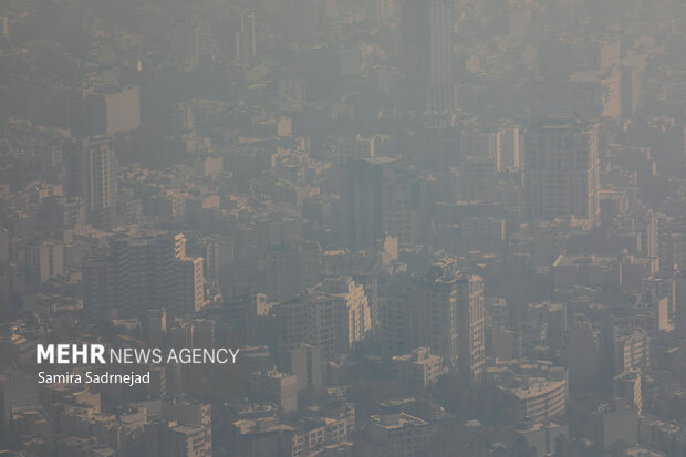 نفس تهران هنوز سنگین است؛ تداوم وضعیت ناسالم در اطراف کاهش در مرکز