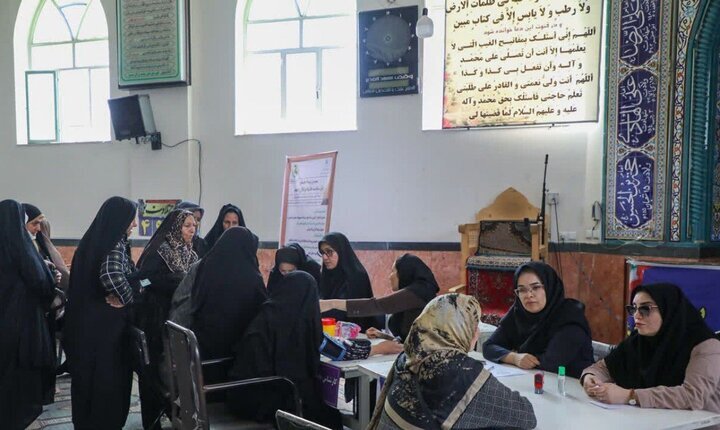 کارآفرینی بانوان جهادگر؛ از محرومیتزدایی تا رونق تولید در ساوه