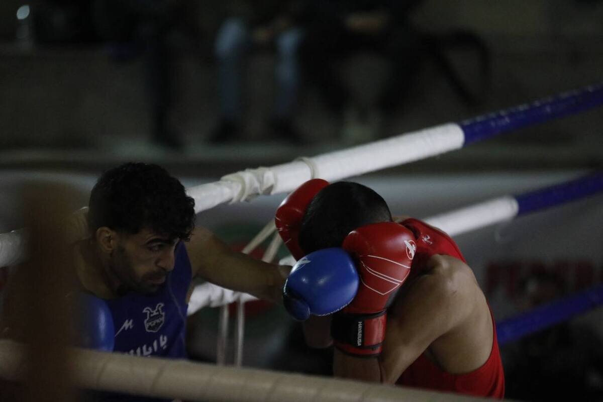 اتفاق عجیب در بوکس قهرمانی کشور/ جوشکاری در حین برگزاری مسابقات