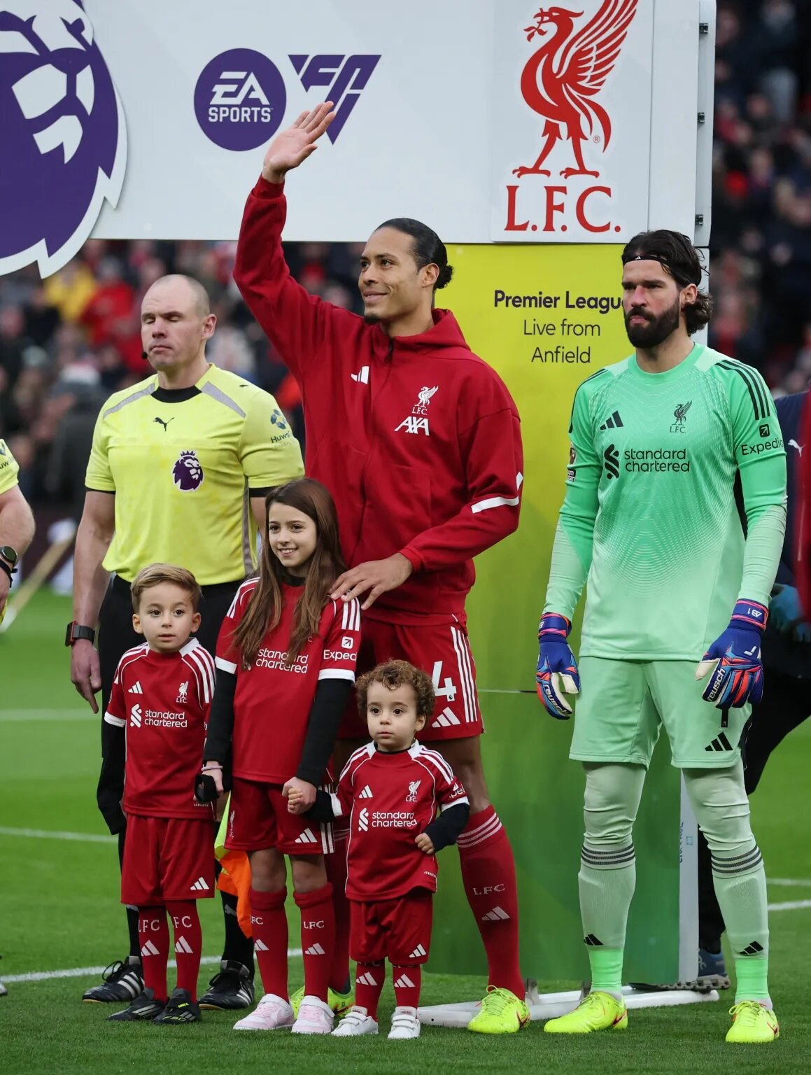 ادای احترام لیورپول و ولوز به دیوگو ژوتا با حضور دو پسر خردسال او در زمین