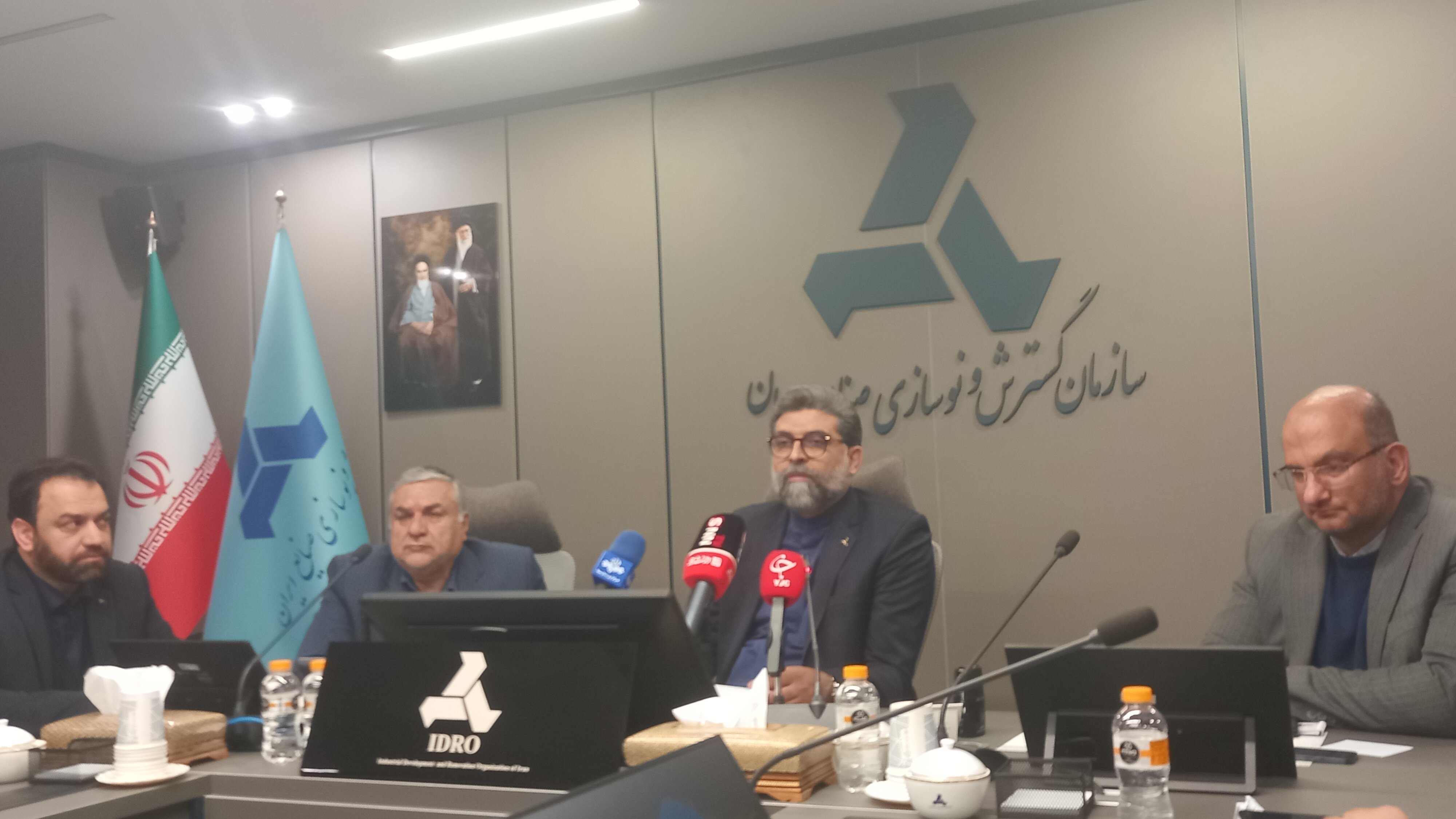 ۷۰ هزار کامیون فرسوده بالای ۷۰ سال در کشور وجود دارد