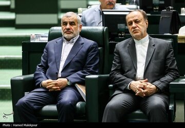 وزرای دیروز احمدی نژاد و نمایندگان امروز مجلس در یک قاب