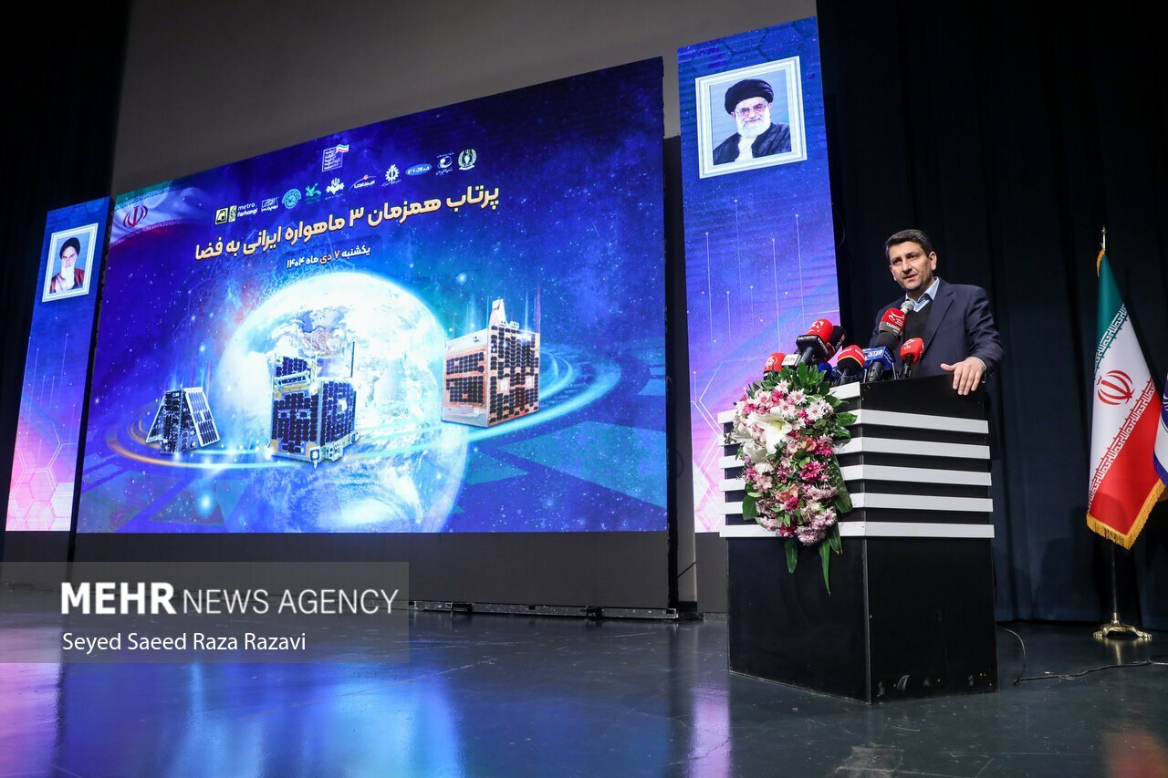 عکس/ مراسم پرتاب هم‌زمان سه ماهواره ایرانی به فضا