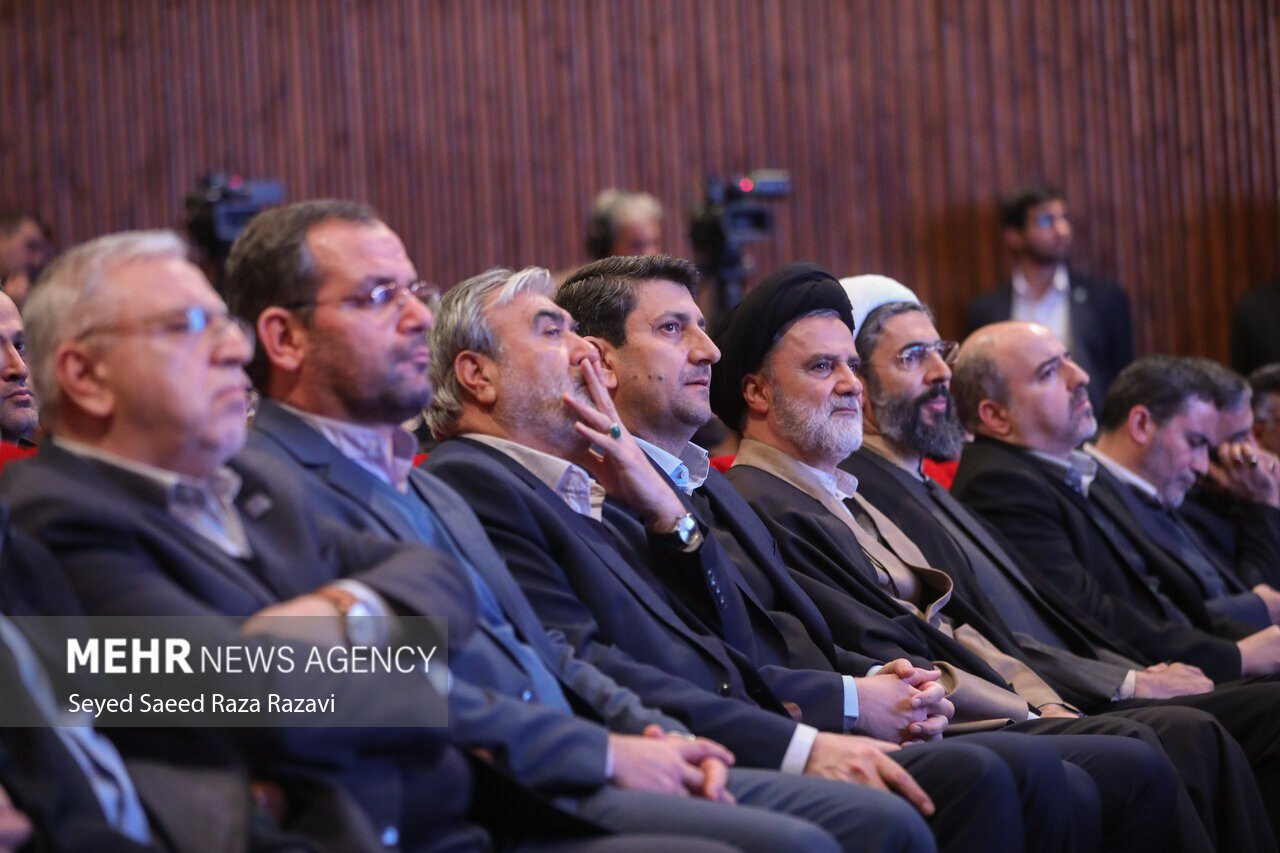 عکس/ مراسم پرتاب هم‌زمان سه ماهواره ایرانی به فضا