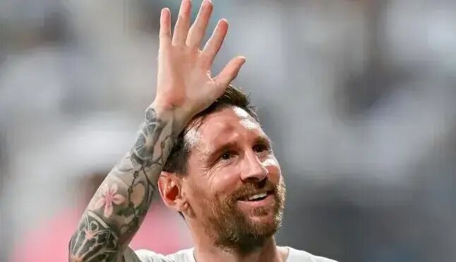 رئیس‌جمهور اکوادور: آمدن مسی یعنی دنیا به کشورم اعتماد دارد