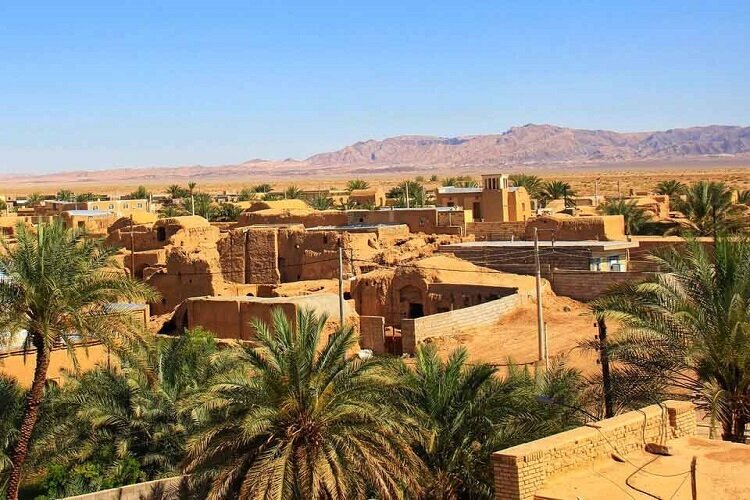 این مرد تنها ساکن روستای عروسان است + فیلم روستا