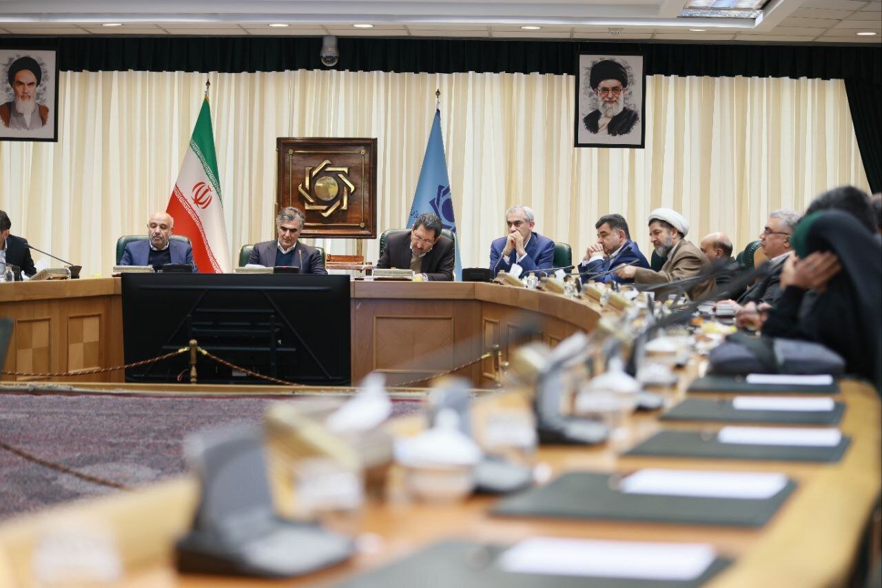 فوری | فرماندهان اقتصادی دولت به‌خط شدند | ریاست فرزین بر جلسه اضطراری برای دلار و معیشت