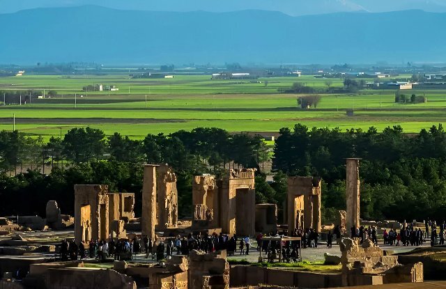 کشاورزی در حریم درجه یک تخت جمشید محدود و کنترل‌شده است