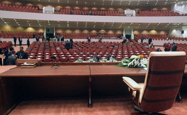 آغاز طوفانی جلسه پارلمان عراق برای انتخاب هیئت رئیسه