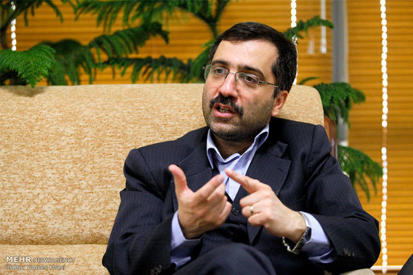 چراغ «تحقیق» در حال خاموش شدن است/از هر ۱۰ شاگردم ۸ نفرشان مهاجرت میکنند