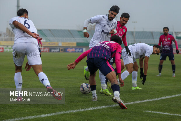 جریمه ۱۰ درصدی اعضای تیم فوتبال آلومینیوم پس از نتایج بد در دور رفت!