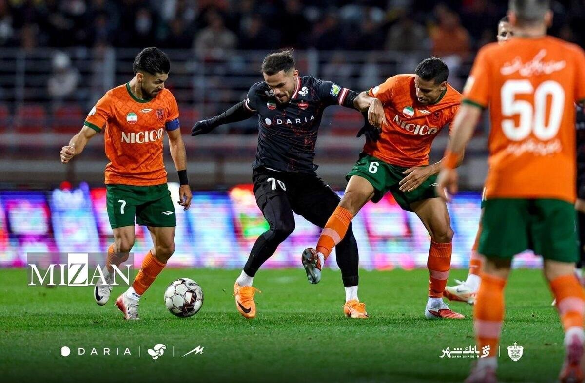 فنونی‌زاده: برخی یادشان رفته در پیراهن پرسپولیس مشهور شدند/ قهرمانی نیم‌فصل اعتباری ندارد