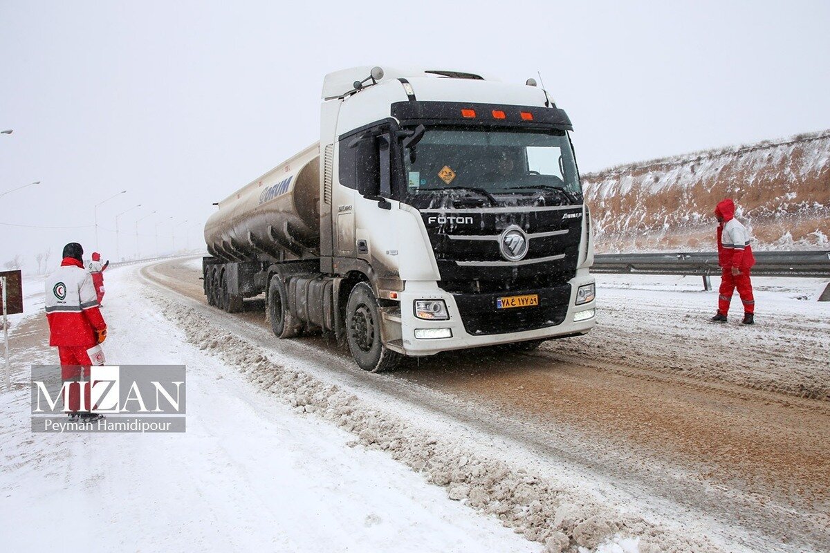 امدادرسانی هلال احمر به ۸۴۰۰ نفر در ۲۲ استان کشور/ ۴ فوتی و ۹ مفقودی در برف و کولاک و سیلاب شبانه‌روز گذشته