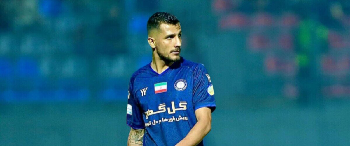 مهدی تیکدری:برد مقابل استقلال شیرین بود/ خداروشکر که از این چمن سالم خارج شدیم