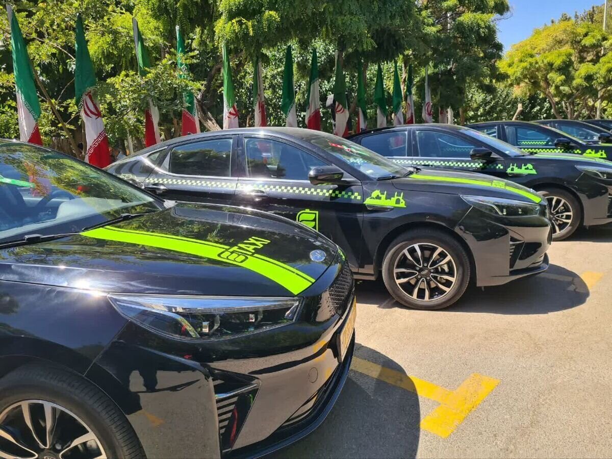 امکان استفاده تاکسی‌های برقی تهران از ایستگاه‌های شارژ اتوبوسرانی فراهم شد