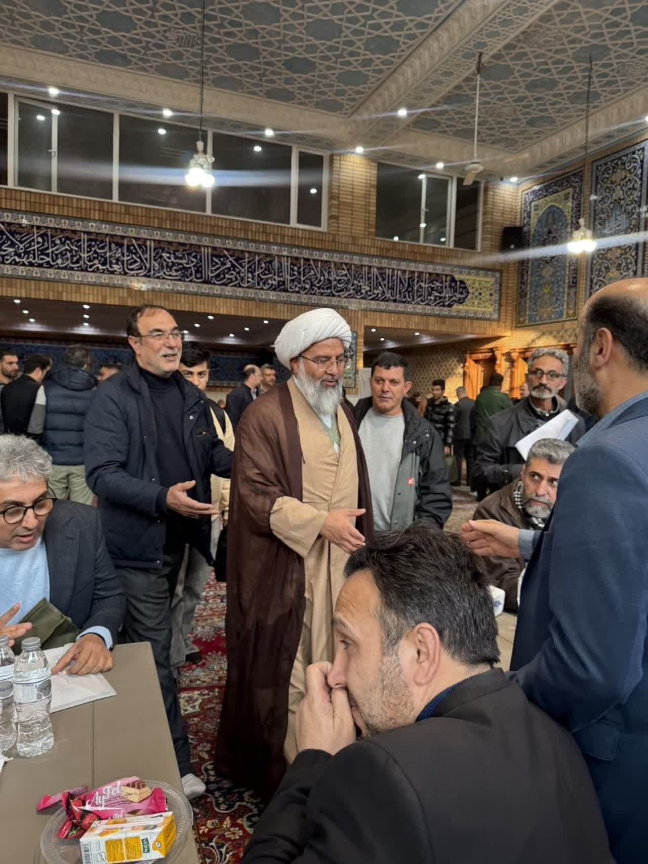 برپایی میز خدمت رئیسکل دادگستری استان البرز در مسجد جامع ماهدشت