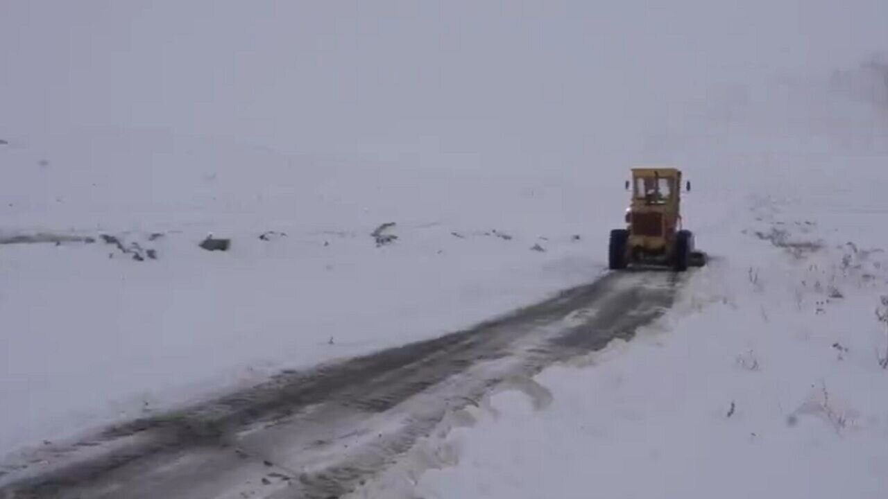 ۴۰۰ روستای آذربایجان شرقی در محاصره برف