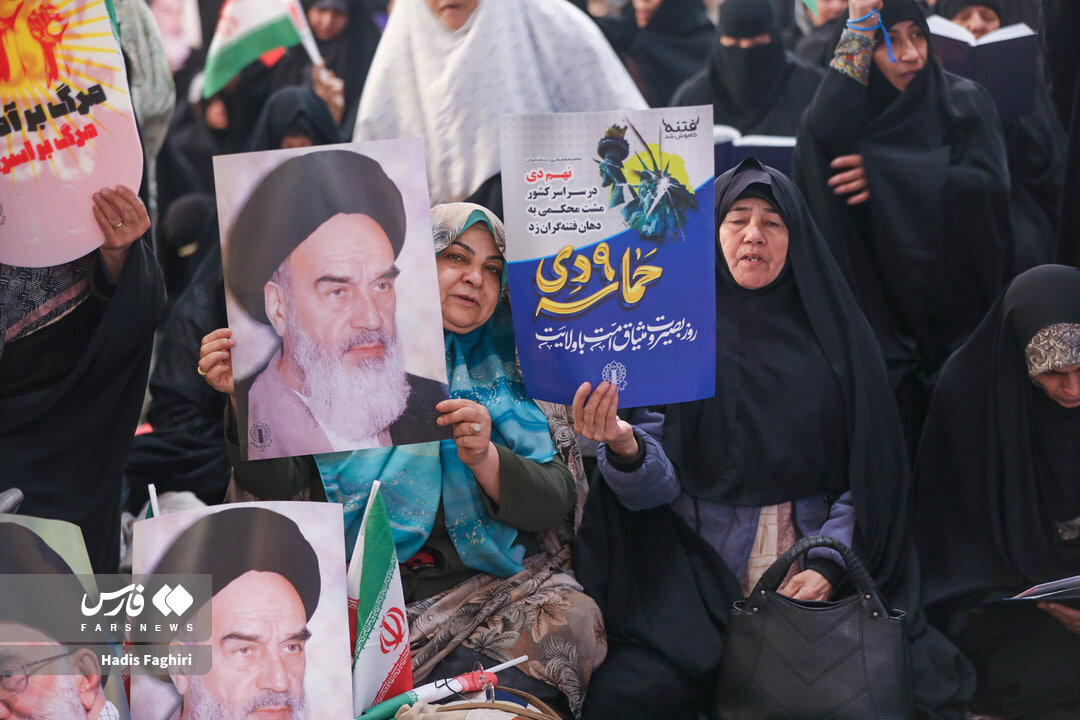 عکس/طنین نوای بصیرت در حرم امام رضا(ع)
