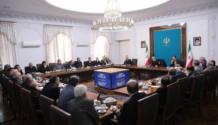 اتخاذ 4 تصمیم مهم دولت و مجلس برای حمایت از بازار و فعالان اقتصادی